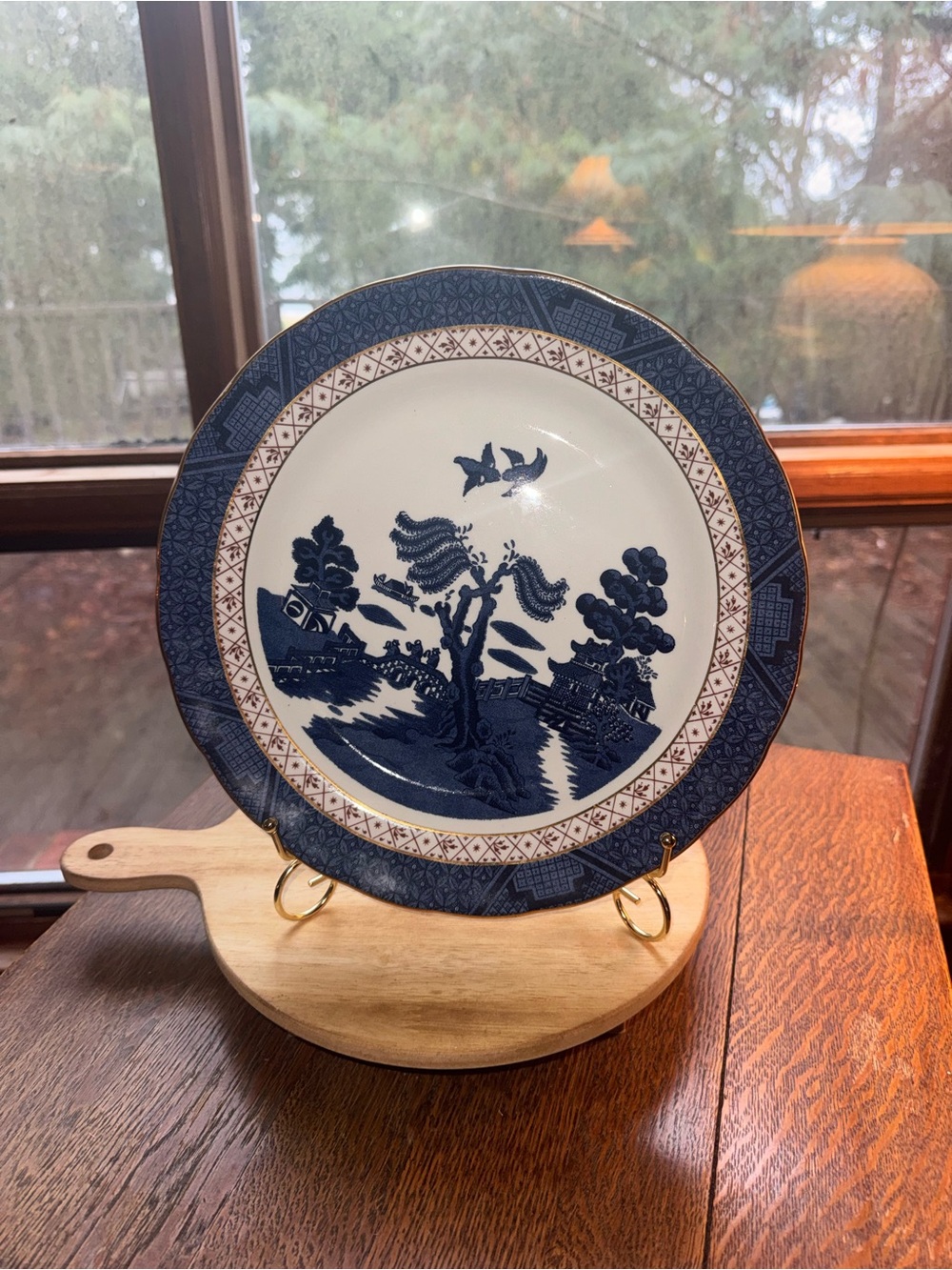 Royal Doulton Blue Willow Decorative Dinner Plate - Classic Blue and White